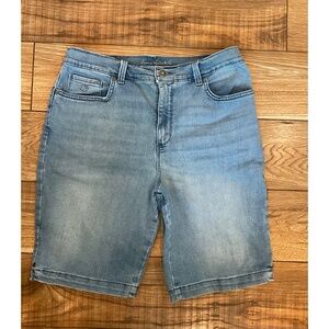 Gloria Vanderbilt Amanda Slimming Effect Shorts